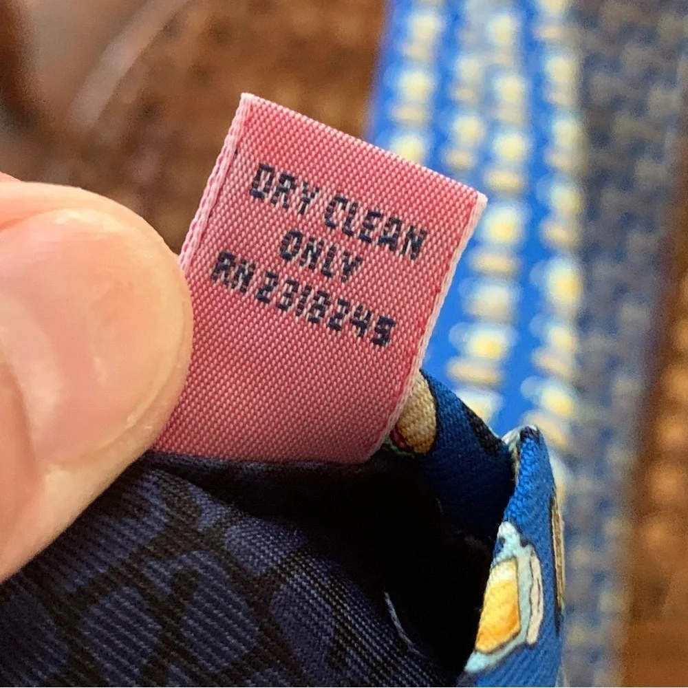 VINEYARD VINES | EUC Summer BBQ Royal Blue Silk Tie Marthas Vineyard Burger Beer